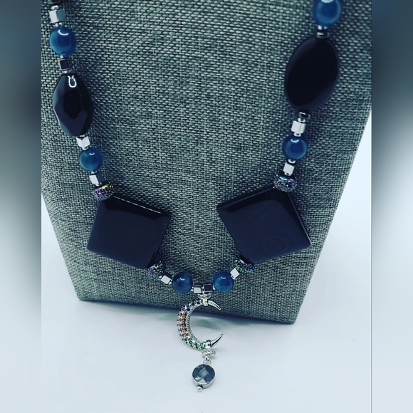 Black Agatw, Blue Cat Eye, Zirconia Moon 🌙 charm necklace - Picture 6 of 6